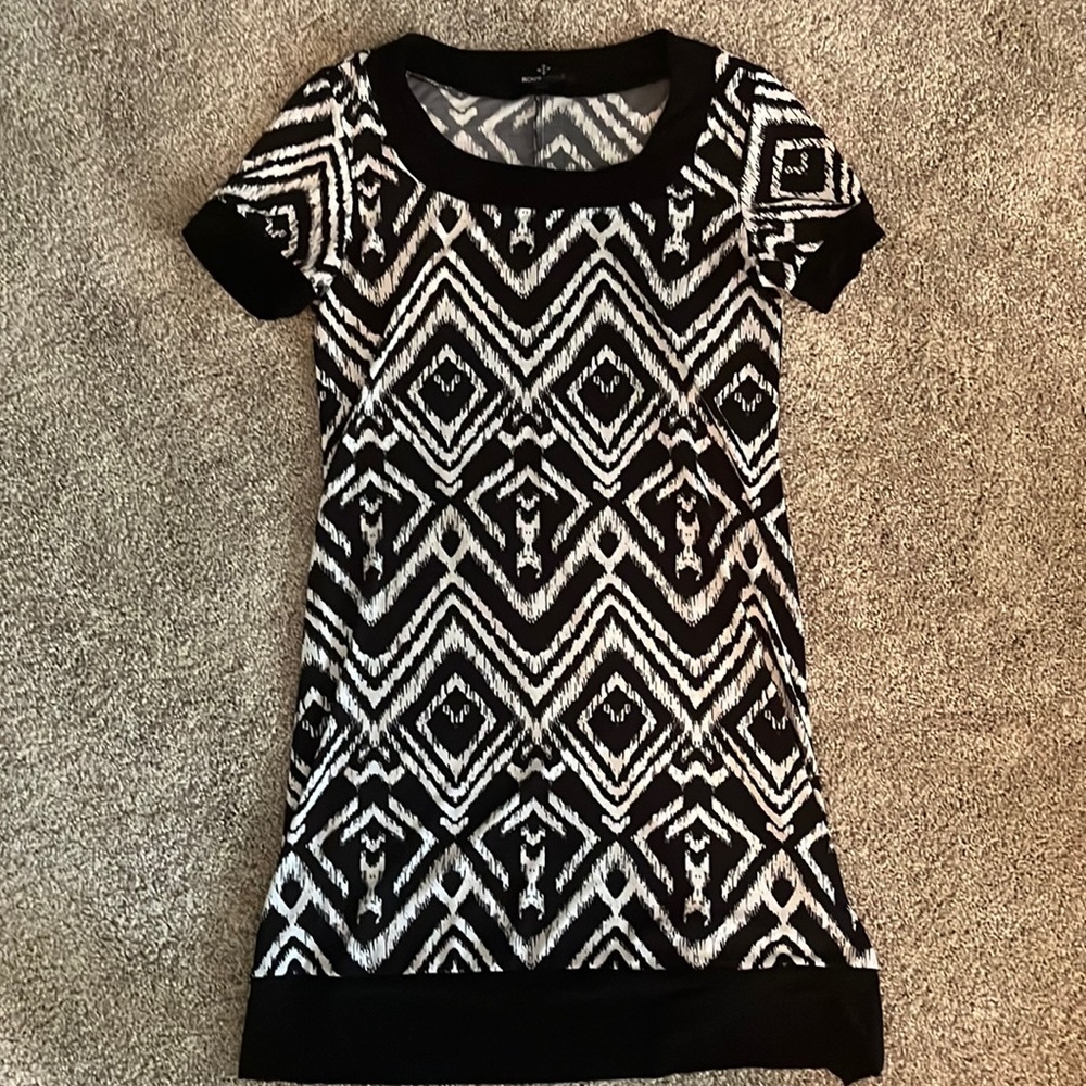 Black and white dress made by Ronnie Nicole size 10